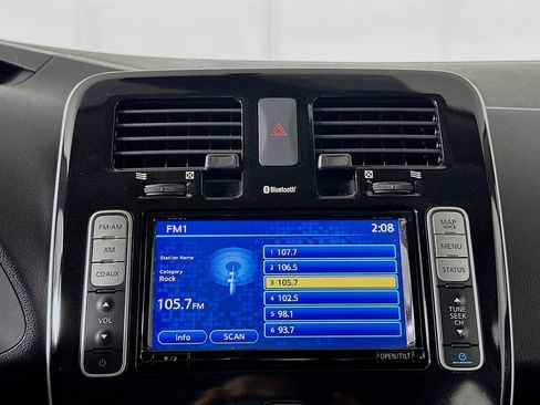 Used 2015 Nissan Leaf SL FWD image 19