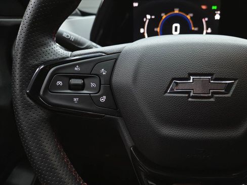 Used 2025 Chevrolet Trax RS w/ Driver Confidence Package FWD image 18