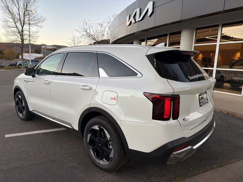 New 2025 Kia Sorento EX image 5