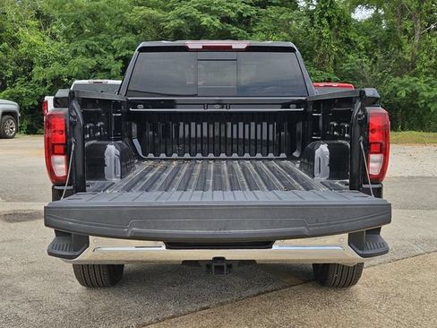 New 2025 GMC Sierra 1500 SLE w/ Preferred Package AWD/4WD image 13