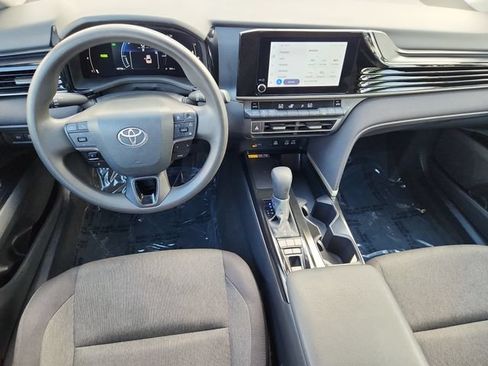 Used 2025 Toyota Camry LE FWD image 9