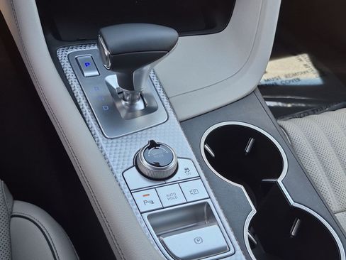 Used 2023 Genesis G70 2.0T w/ Sport Prestige Package RWD image 26