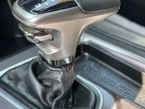 Used 2019 Dodge Charger SXT w/ Leather Interior Group RWD image 21