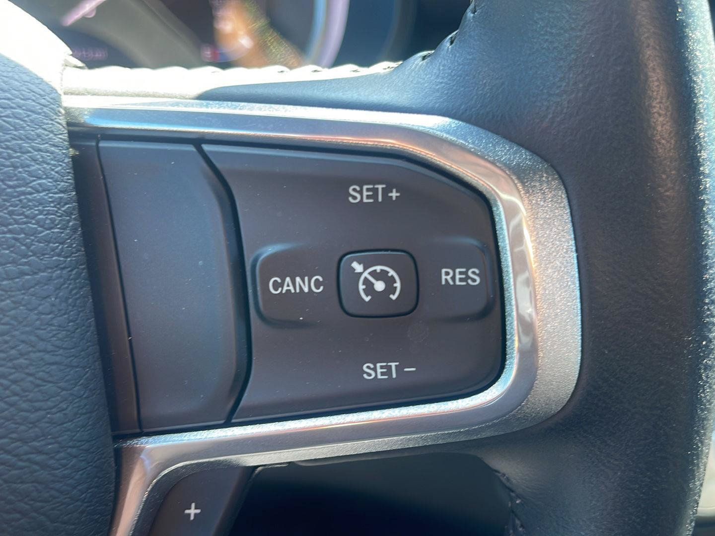 Used 2023 RAM 1500 Laramie AWD/4WD image 15