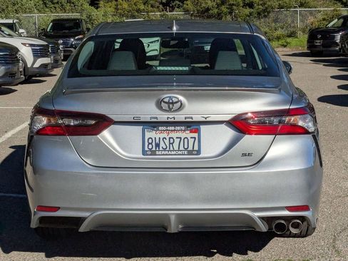 Used 2021 Toyota Camry SE w/ Convenience Package image 6
