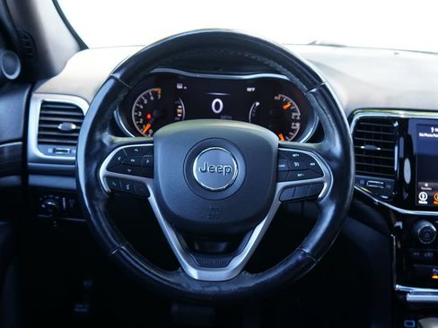 Used 2019 Jeep Grand Cherokee Altitude AWD/4WD image 13