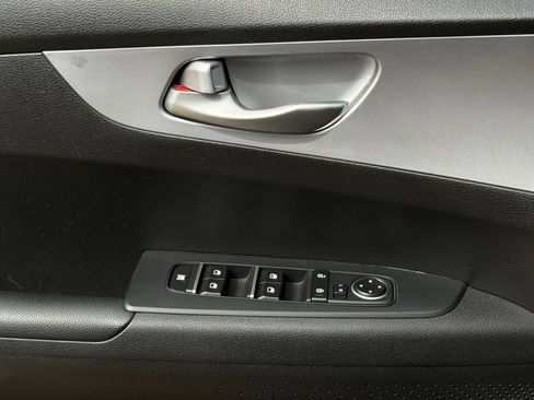 Used 2024 Kia Forte LX FWD image 22