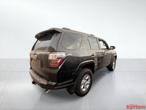 Used 2021 Toyota 4Runner SR5 RWD image 4