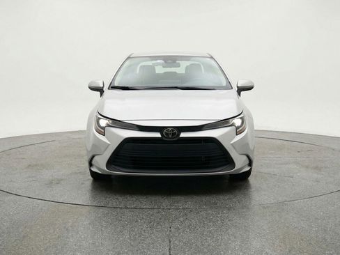 Used 2025 Toyota Corolla LE image 2