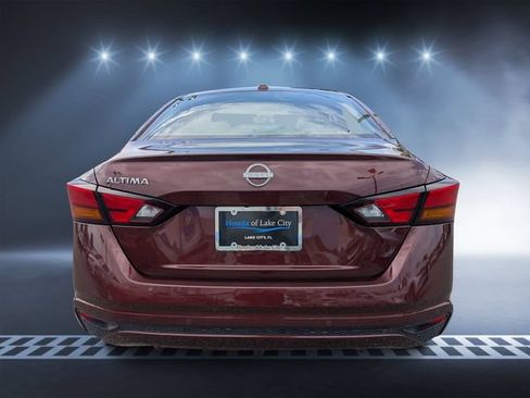 Used 2025 Nissan Altima 2.5 SV FWD image 4