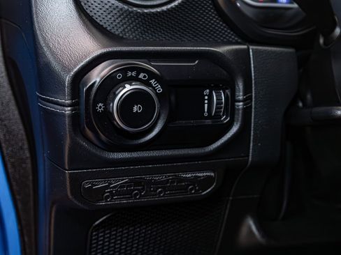 Used 2025 Jeep Wrangler Unlimited Rubicon w/ Convenience Group image 18