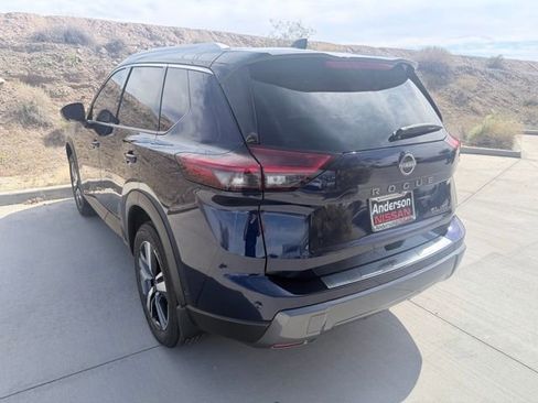 Certified 2025 Nissan Rogue SL w/ SL Premium Package image 6