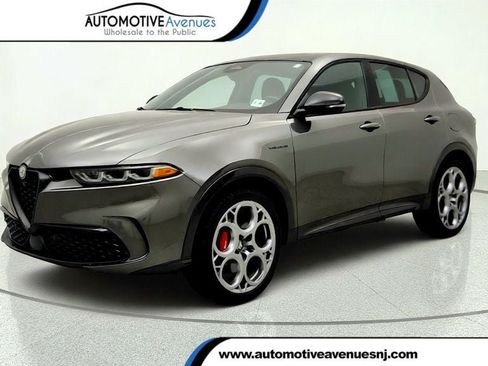 Used 2024 Alfa Romeo Tonale Veloce w/ Active Assist Package AWD/4WD image 1