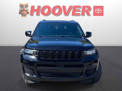 Used 2024 Jeep Grand Cherokee L Laredo RWD image 8