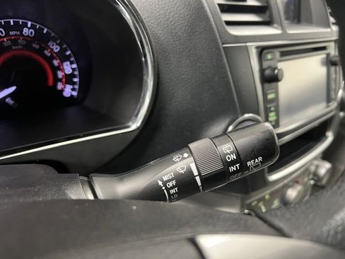 Used 2013 Toyota Highlander Plus image 35