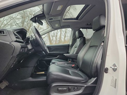 Used 2023 Honda Odyssey EX-L image 13