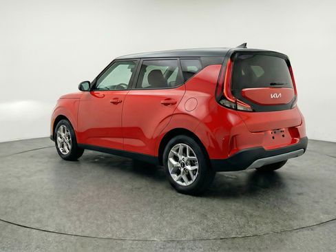 Used 2025 Kia Soul LX w/ LX Technology Package image 6