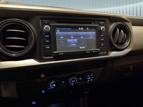 Used 2016 Toyota Tacoma SR5 image 2