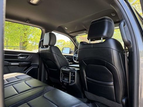 Used 2024 RAM 1500 Laramie AWD/4WD image 14