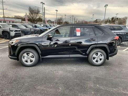 New 2025 Toyota RAV4 LE image 5