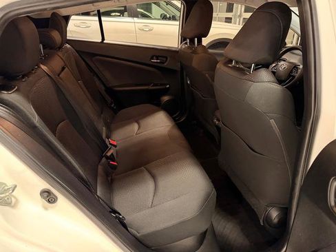 Used 2020 Toyota Prius LE image 25