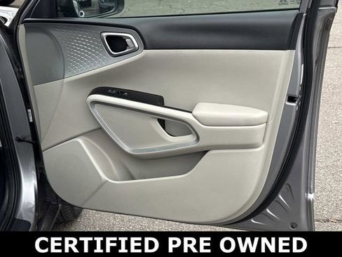 Certified 2022 Kia Soul LX image 8