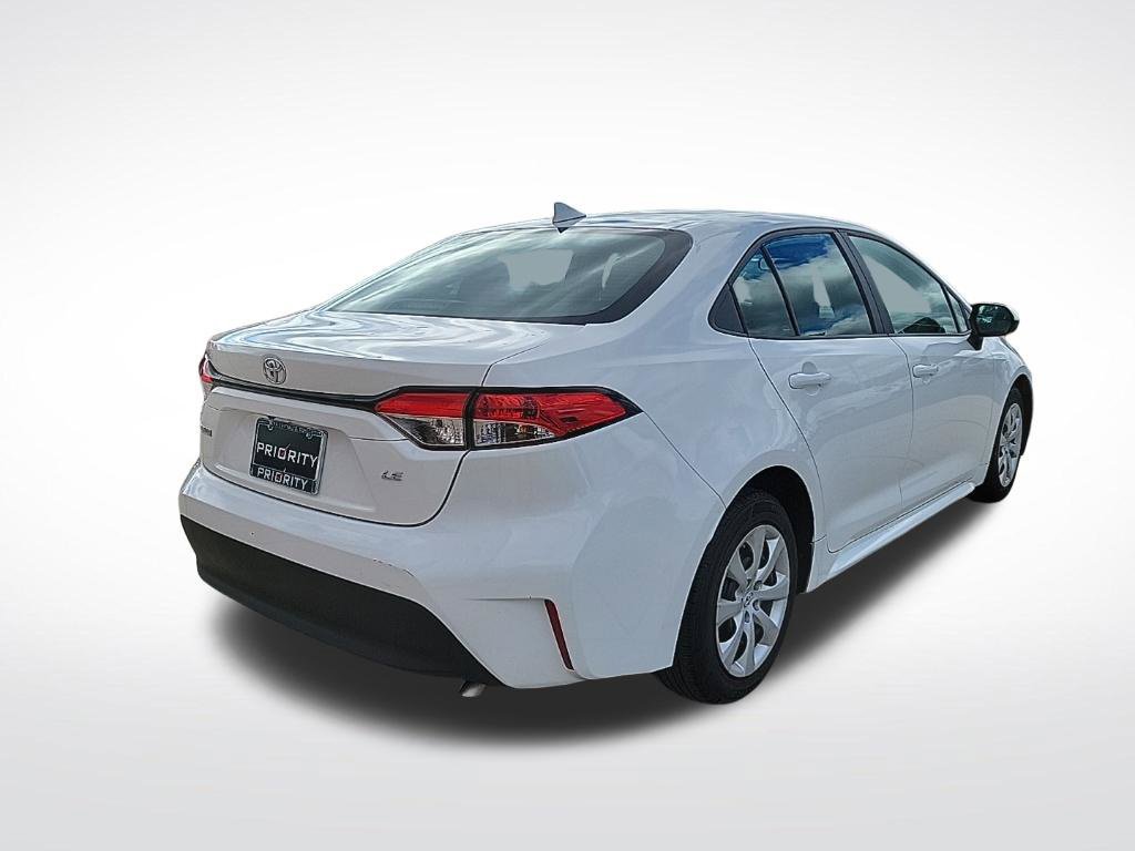 Used 2024 Toyota Corolla LE FWD image 4