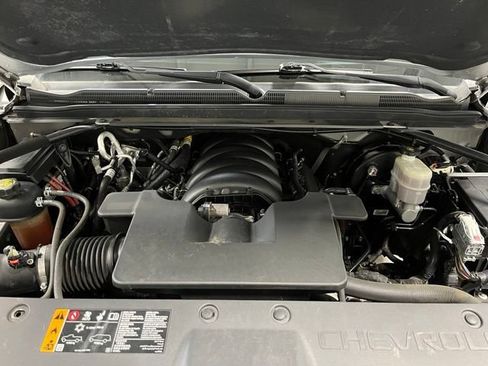 Used 2020 Chevrolet Suburban LT RWD image 9