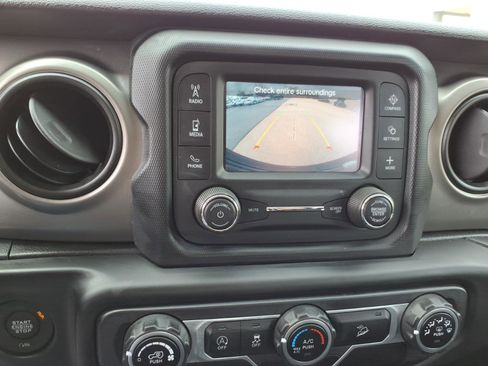 Used 2021 Jeep Wrangler Sport image 14