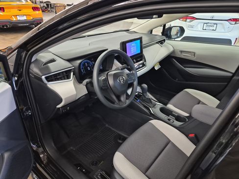 Used 2026 Toyota Corolla LE FWD image 12