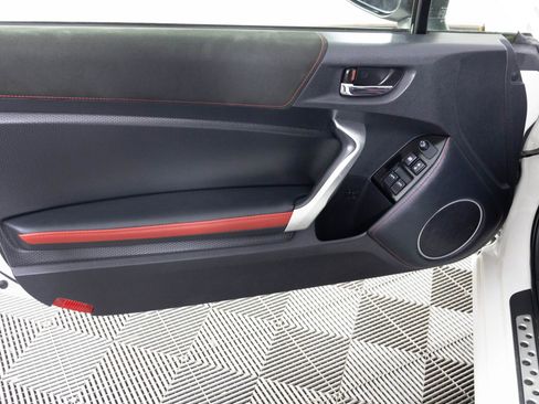 Used 2020 Toyota 86 image 17