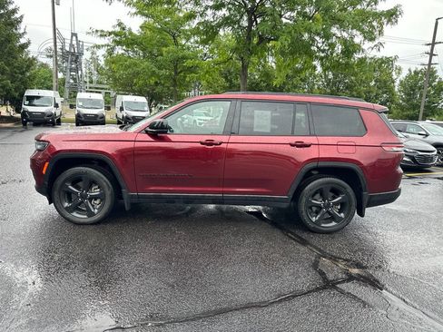 Used 2023 Jeep Grand Cherokee L Laredo AWD/4WD image 6