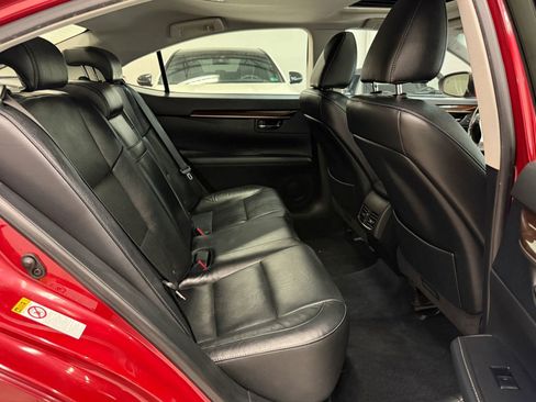 Used 2014 Lexus ES 350 w/ Luxury Package FWD image 21