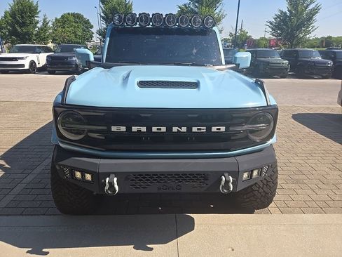 Used 2024 Ford Bronco Outer Banks AWD/4WD image 2