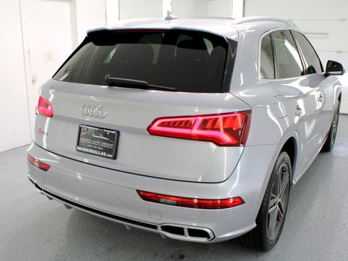 Used 2020 Audi SQ5 Premium Plus w/ Premium Plus Package image 9