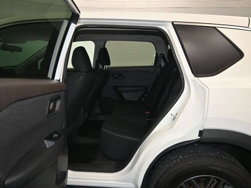 Used 2023 Nissan Rogue S FWD image 22