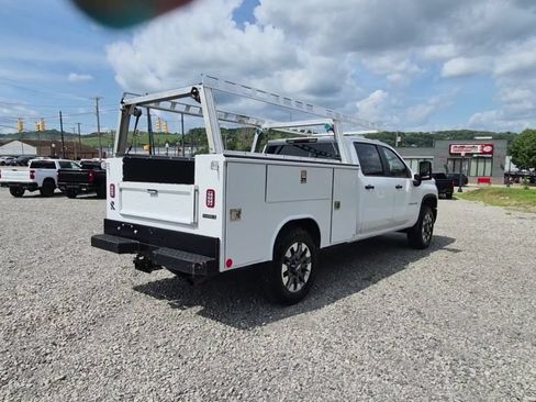 Used 2024 Chevrolet Silverado 2500 Custom w/ Custom Convenience Package AWD/4WD image 9