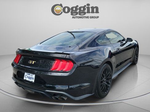 Used 2018 Ford Mustang GT RWD image 3