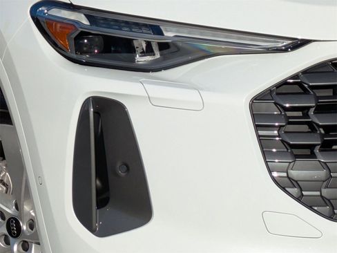 New 2025 Audi Q5 Premium Plus image 16