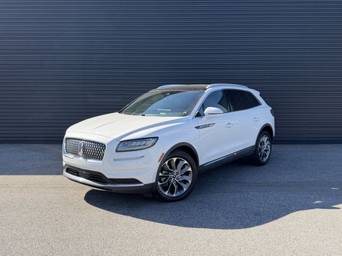 Used 2022 Lincoln Nautilus Reserve w/ Luxury Package image 1