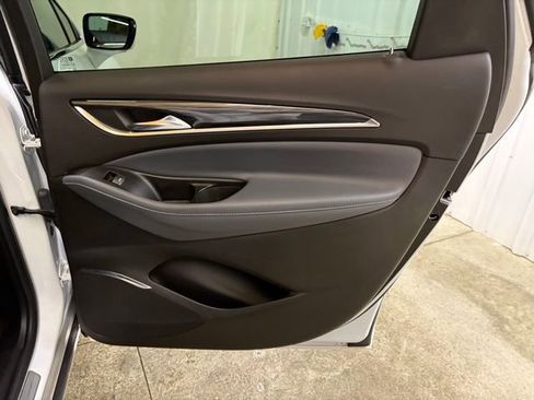 Used 2024 Buick Enclave Premium image 19