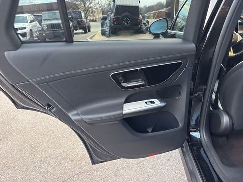 Used 2024 Mercedes-Benz GLC 300 image 24