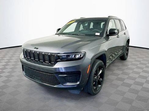 Certified 2023 Jeep Grand Cherokee Altitude AWD/4WD image 6