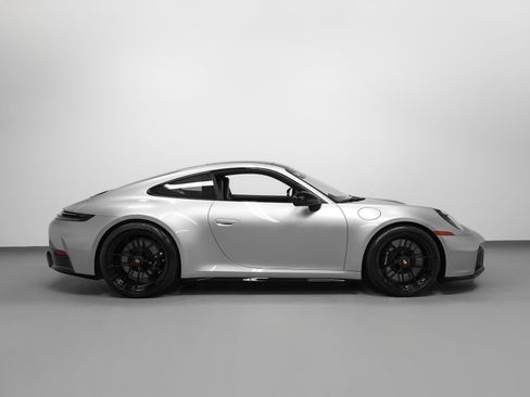 Certified 2025 Porsche 911 Carrera GTS RWD image 13