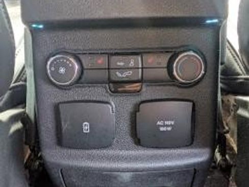 Used 2019 Ford Explorer Platinum AWD/4WD image 18