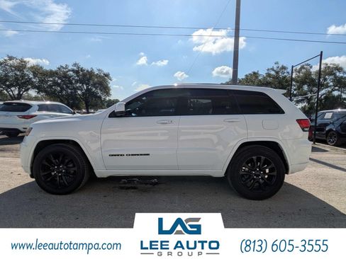 Used 2018 Jeep Grand Cherokee Altitude RWD image 6