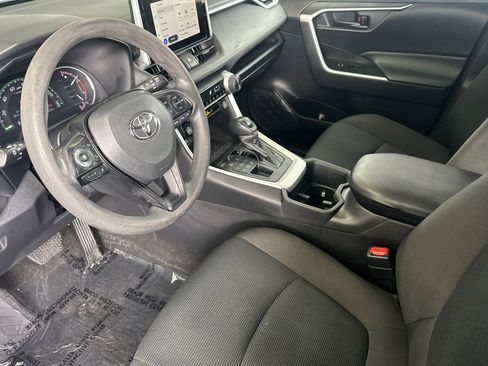 Used 2023 Toyota RAV4 LE AWD/4WD image 9