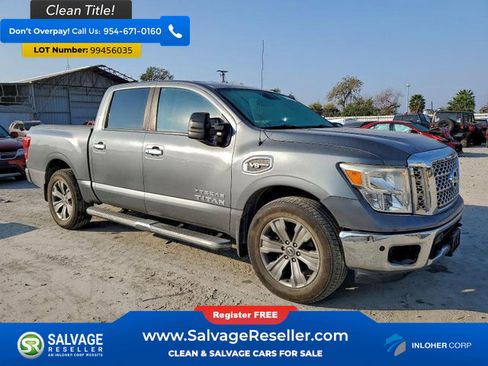 Used 2017 Nissan Titan SV image 5