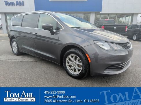 Used 2019 Chrysler Pacifica LX image 1
