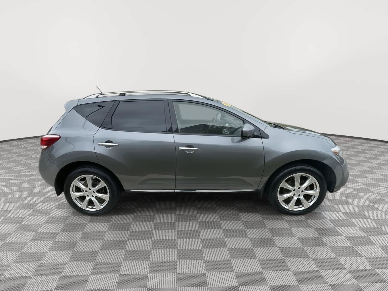 Used 2013 Nissan Murano LE w/ Platinum Pkg AWD/4WD image 16